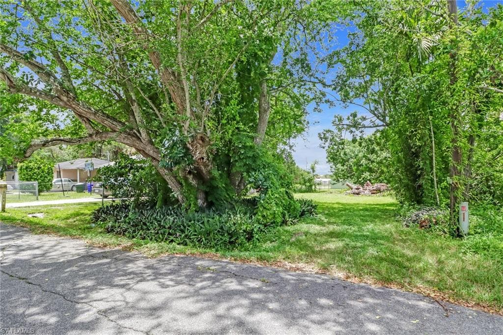 2134 Davis ST FORT MYERS, FL 33916