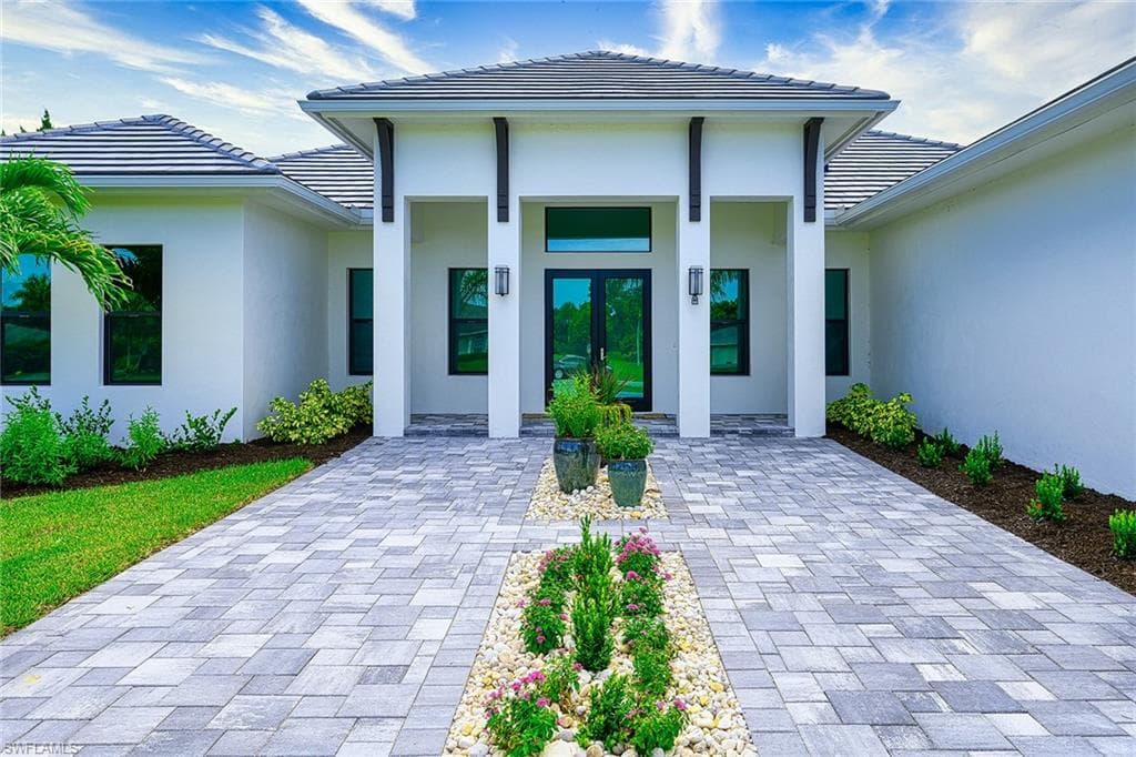 9974 Winterview DR NAPLES, FL 34109