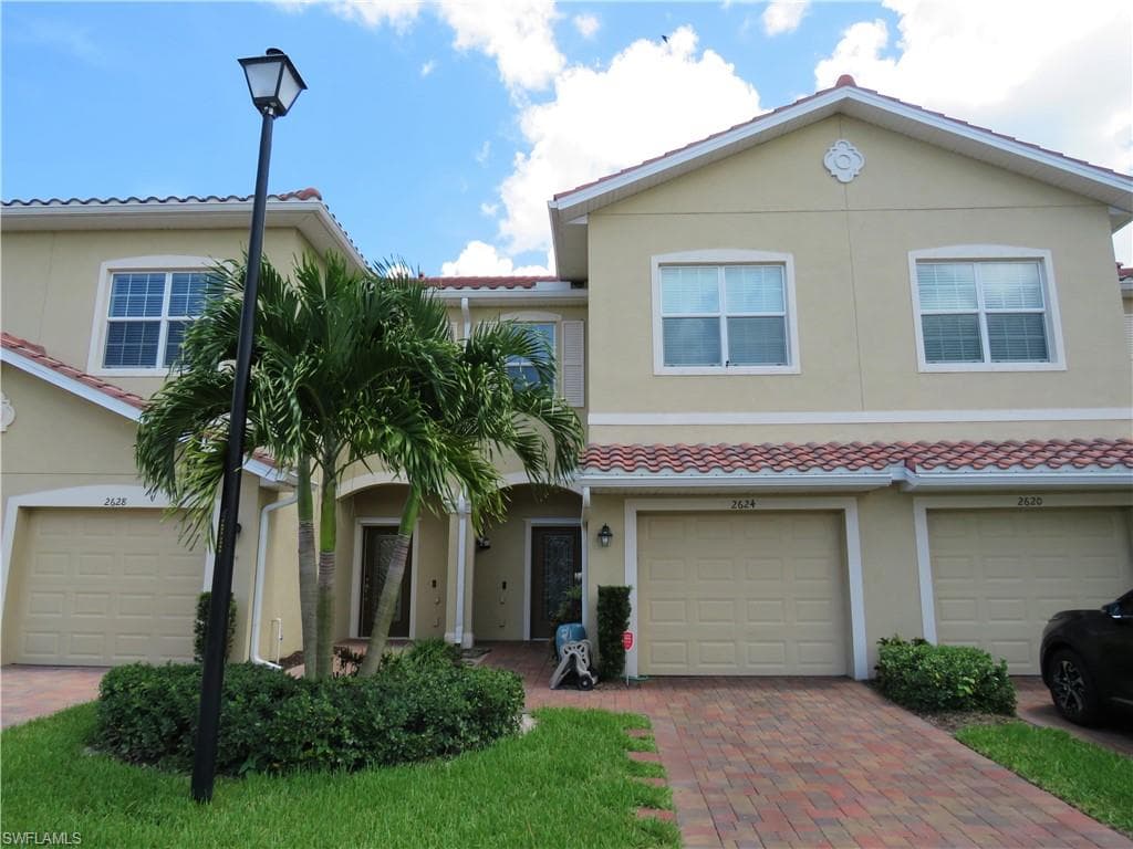 2624 Blossom WAY NAPLES, FL 34120