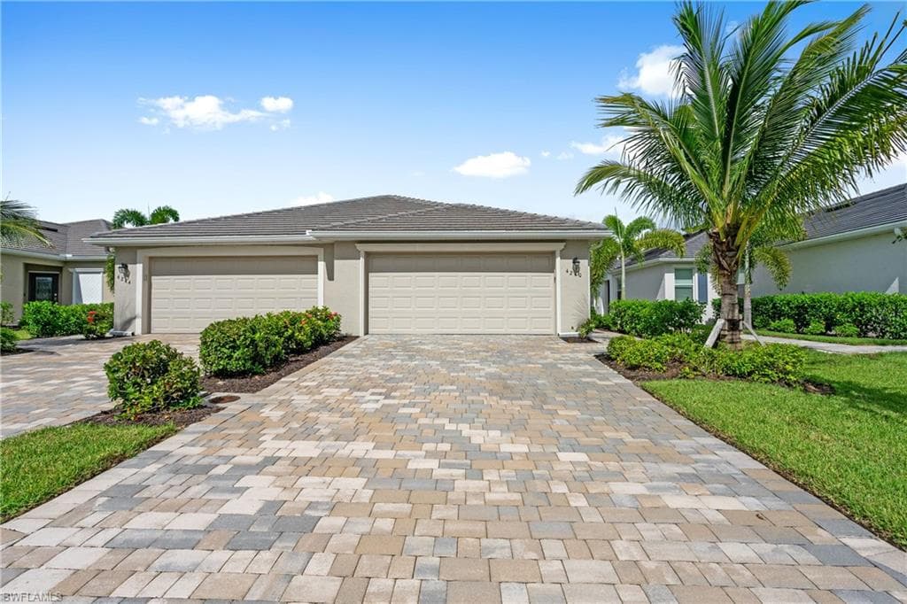 4240 Lemongrass DR FORT MYERS, FL 33916