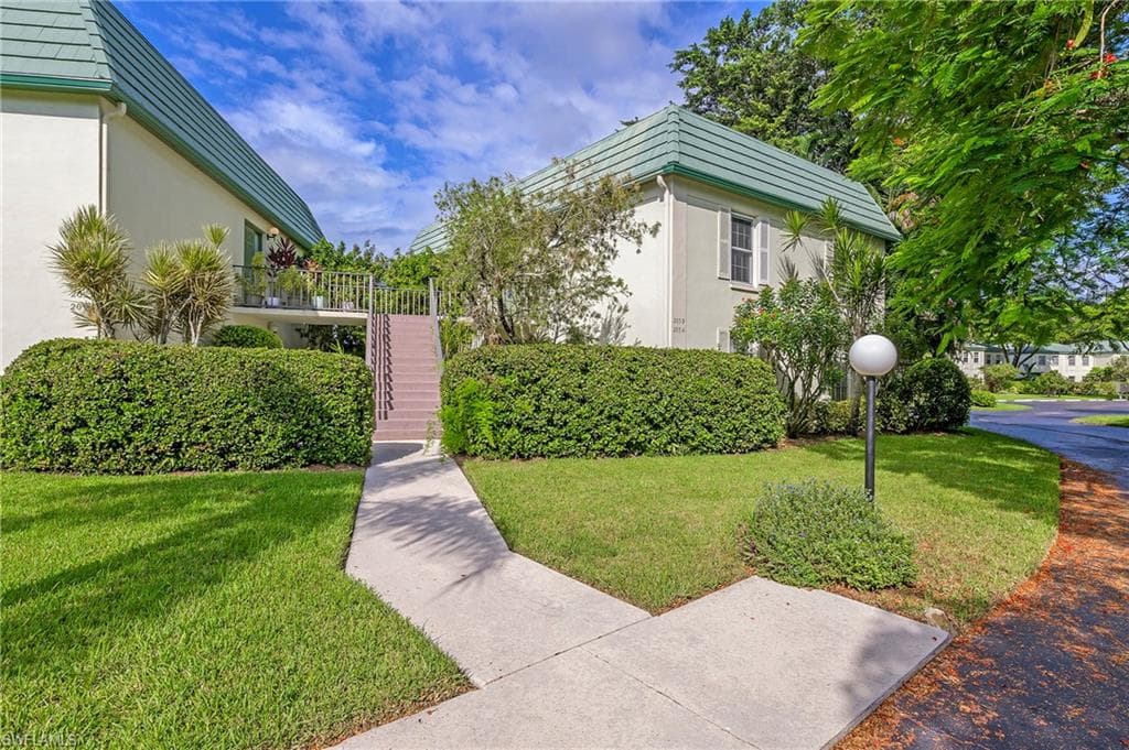 203 Bobolink WAY 203B NAPLES, FL 34105
