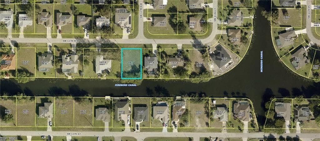 1202 SW 12th TER CAPE CORAL, FL 33991