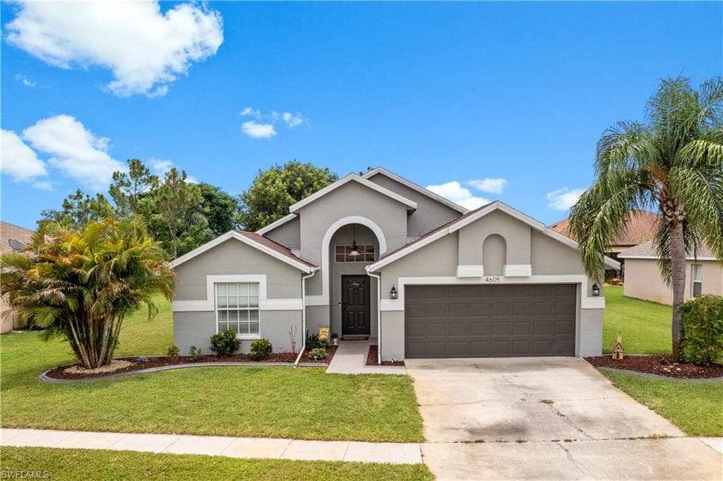 4605 Varsity CIR LEHIGH ACRES, FL 33971