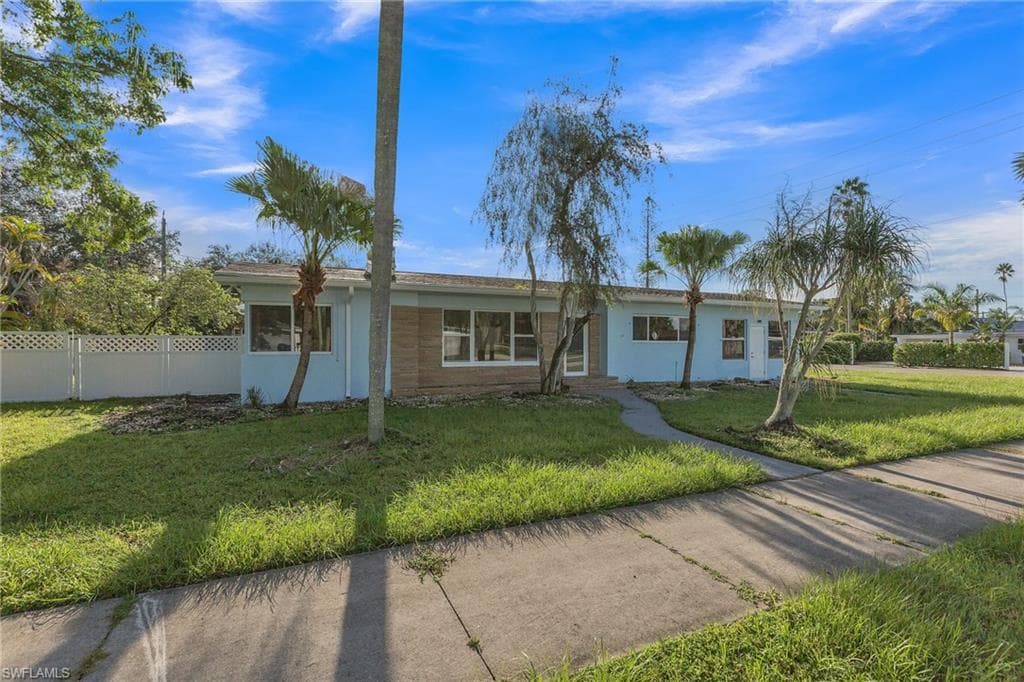 3855 Princeton ST FORT MYERS, FL 33901