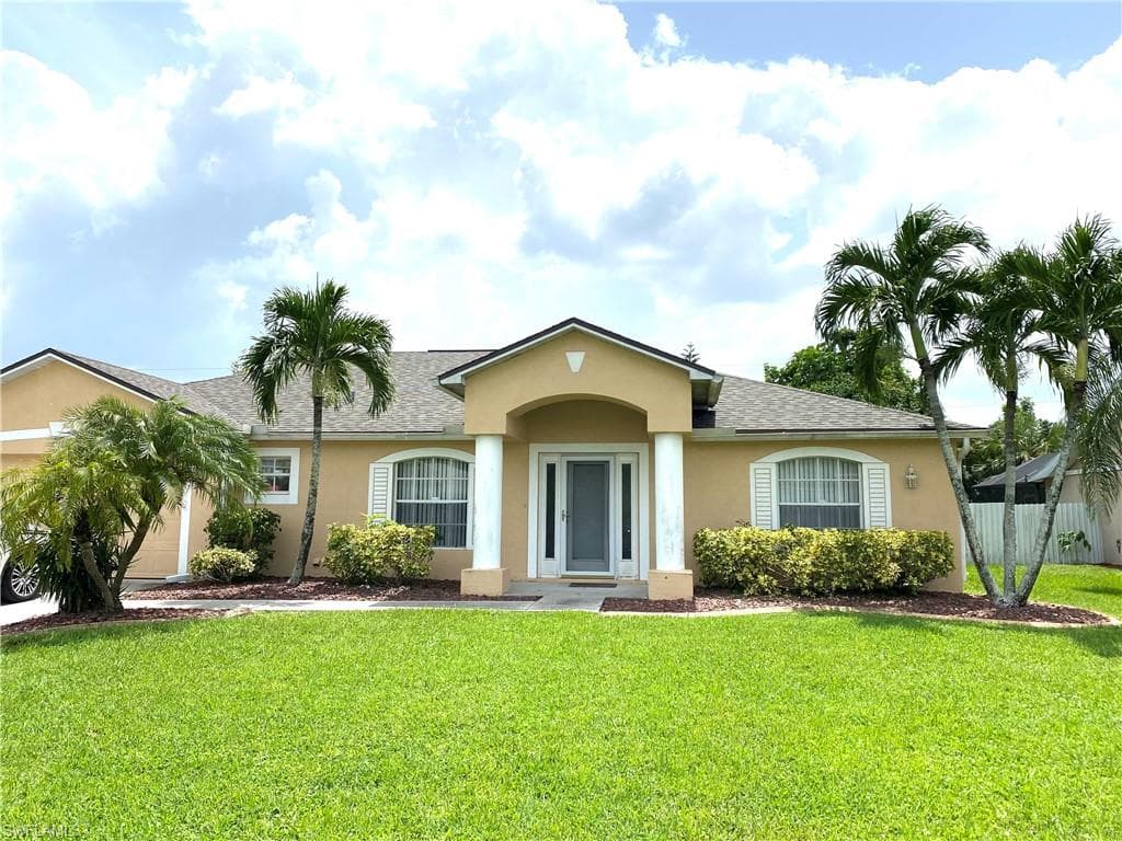610 SW 39th TER CAPE CORAL, FL 33914