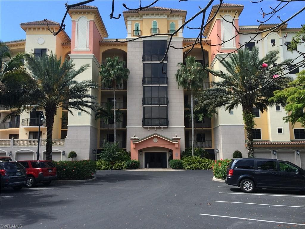 5704 Cape Harbour DR 207 CAPE CORAL, FL 33914