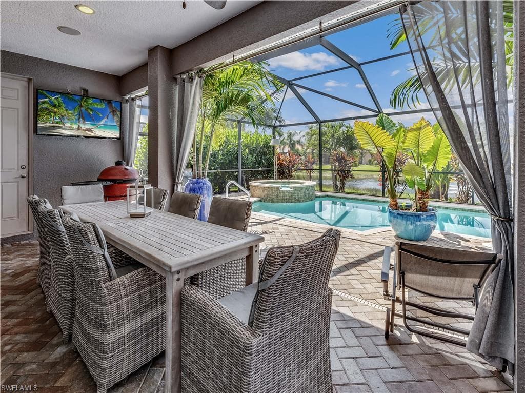 7632 Martino CIR NAPLES, FL 34112
