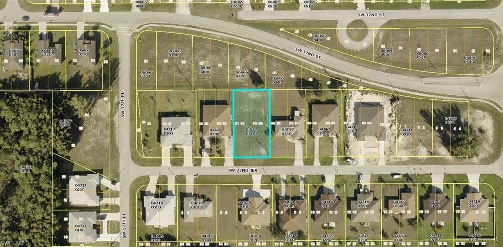 1713 SW 32nd TER CAPE CORAL, FL 33914