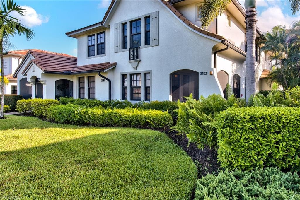 1407 Santiago CIR 1303 NAPLES, FL 34113