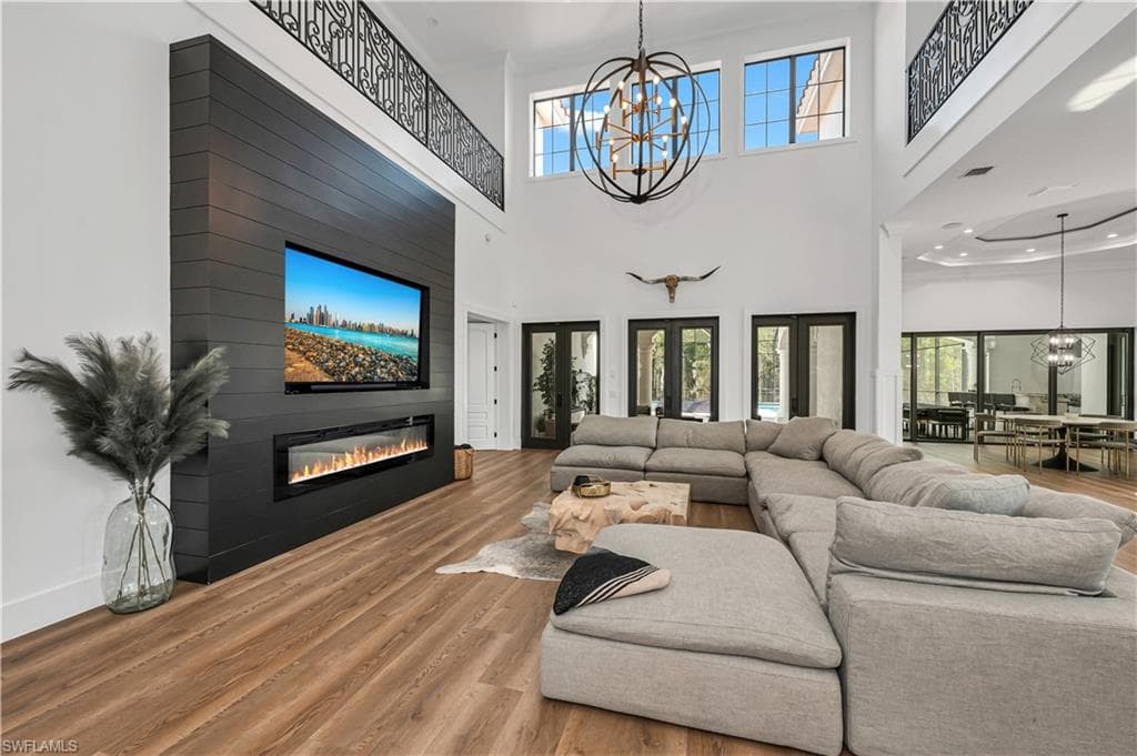 6689 Hunters RD NAPLES, FL 34109