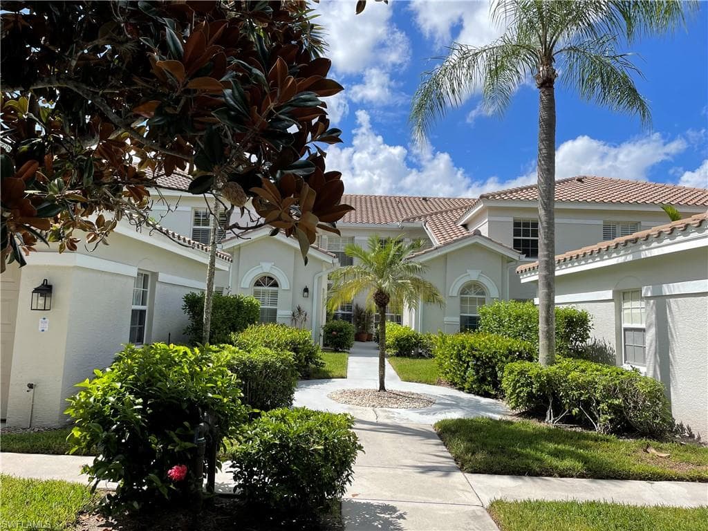 6914 Satinleaf RD N 103 NAPLES, FL 34109