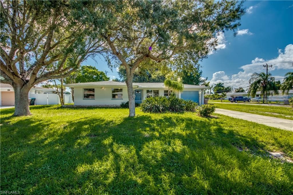 2727 SE 17th AVE CAPE CORAL, FL 33904