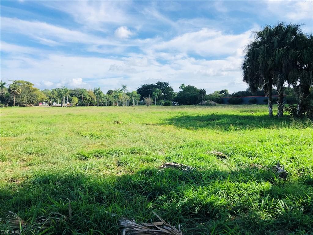 19490 S Tamiami TRL FORT MYERS, FL 33908