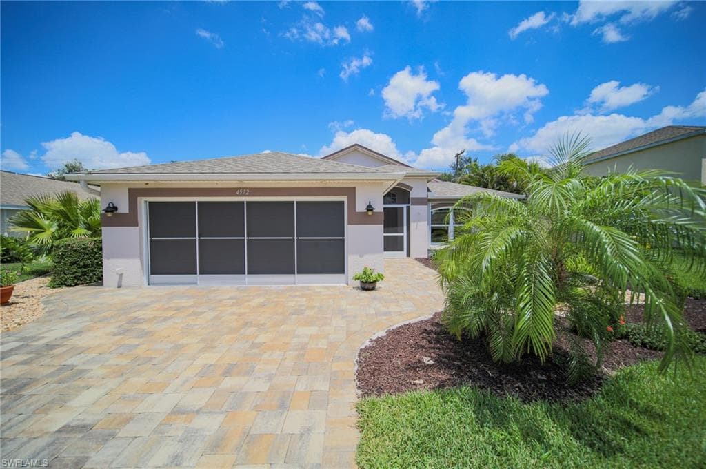 4572 Varsity CIR LEHIGH ACRES, FL 33971