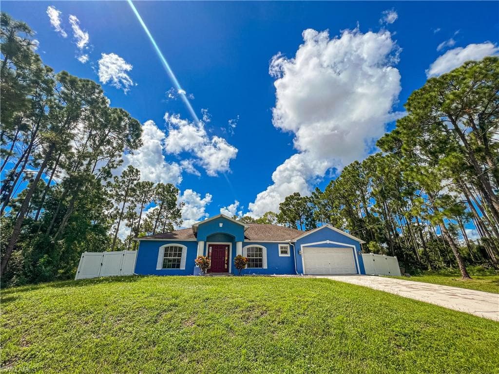 1250 Edmund ST E LEHIGH ACRES, FL 33974