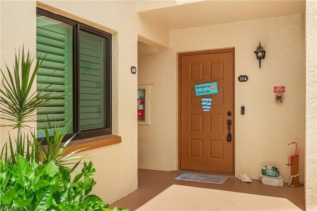 1009 SE 46th LN 104 CAPE CORAL, FL 33904