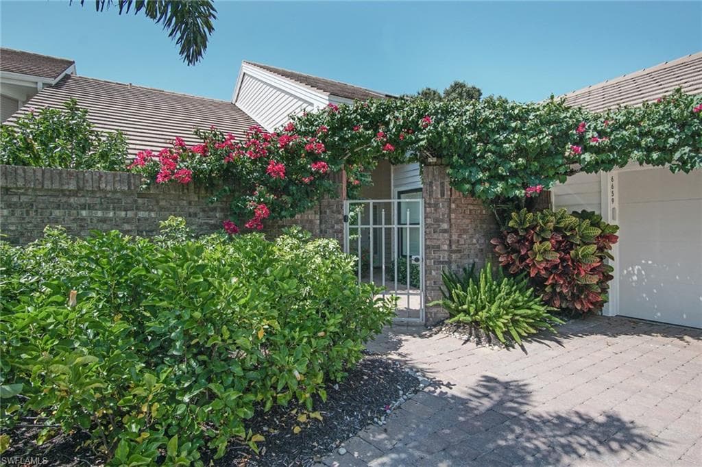 6659 Trident WAY A-1 NAPLES, FL 34108