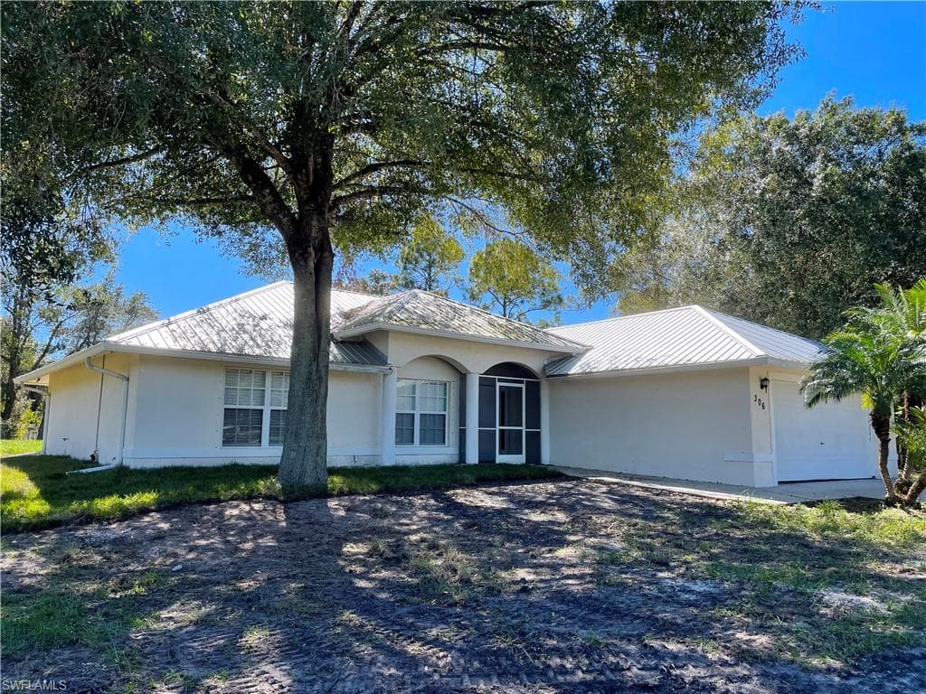 306 Pine Cone AVE CLEWISTON, FL 33440