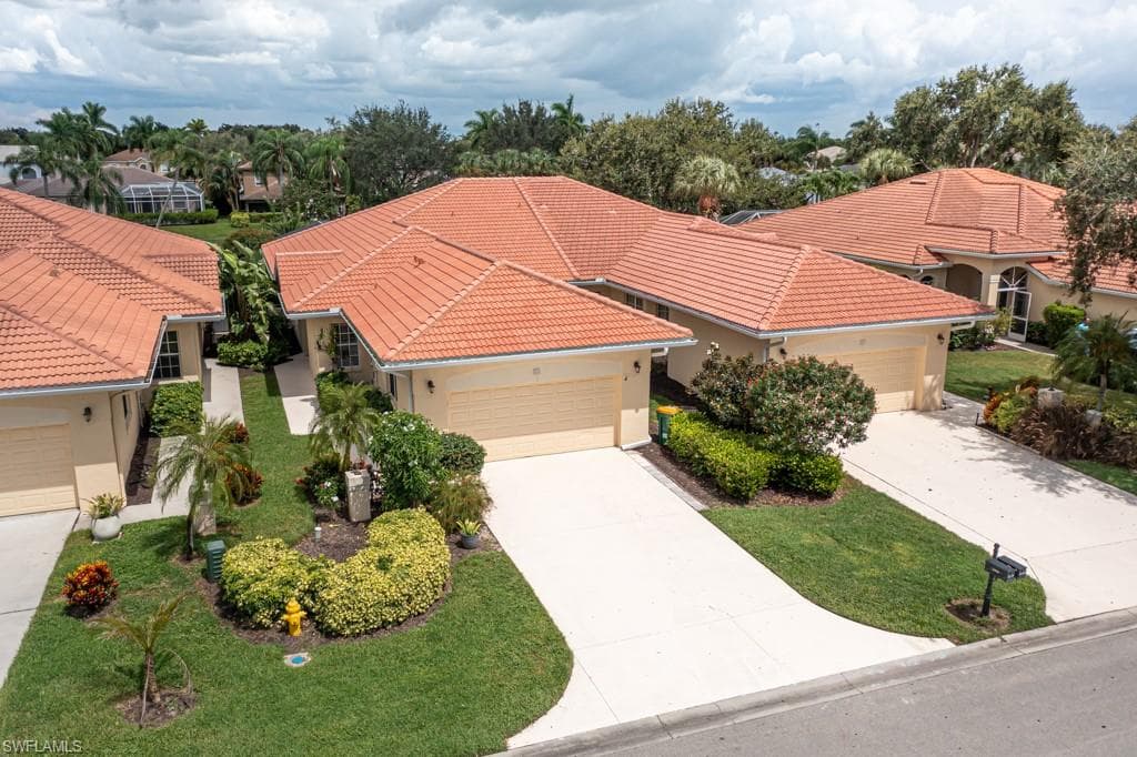 2104 Crestview WAY NAPLES, FL 34119