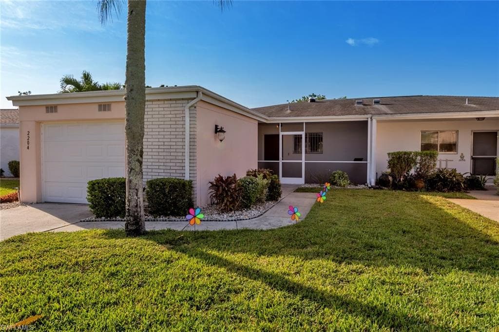 2204 Caracas CT FORT MYERS, FL 33907