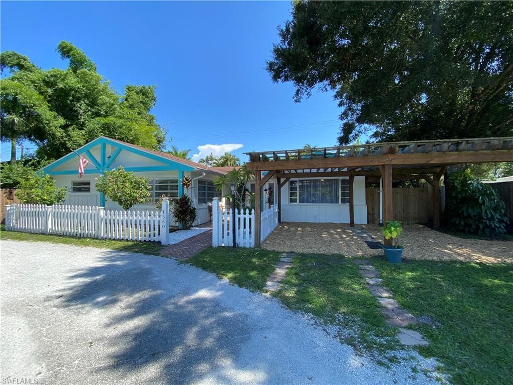 1560 Maravilla AVE FORT MYERS, FL 33901