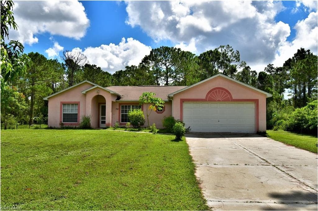 2118 Moore AVE ALVA, FL 33920