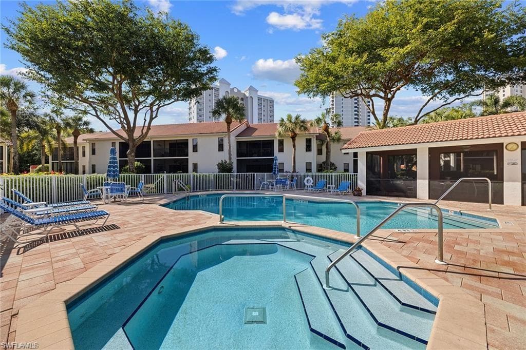 547 Serendipity DR 547 NAPLES, FL 34108