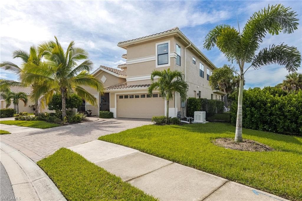 8331 Venetian Pointe DR FORT MYERS, FL 33908