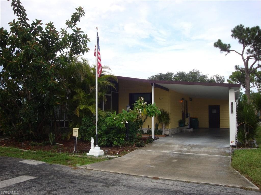 974 Valley Forge DR NAPLES, FL 34110