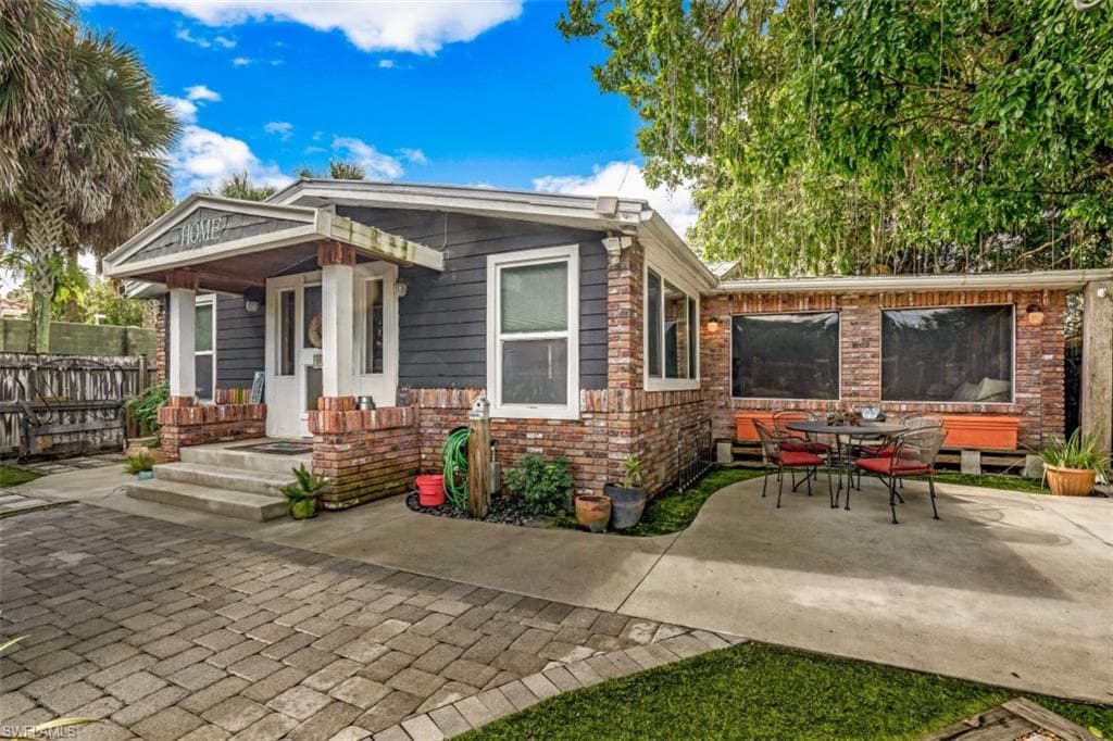 9520 Corkscrew RD ESTERO, FL 33928