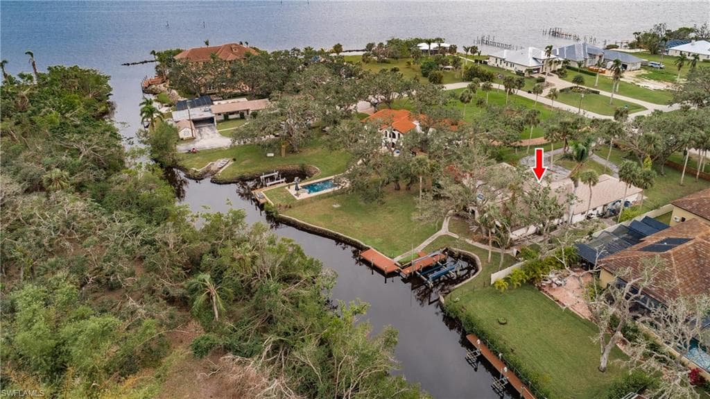 50 Skyline DR NORTH FORT MYERS, FL 33903