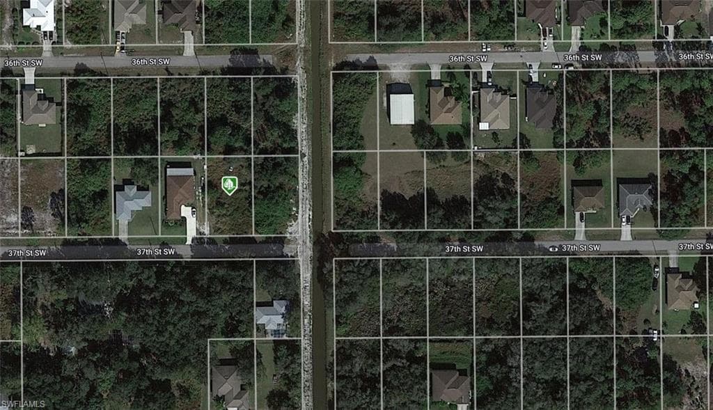 3902 37th ST SW LEHIGH ACRES, FL 33976
