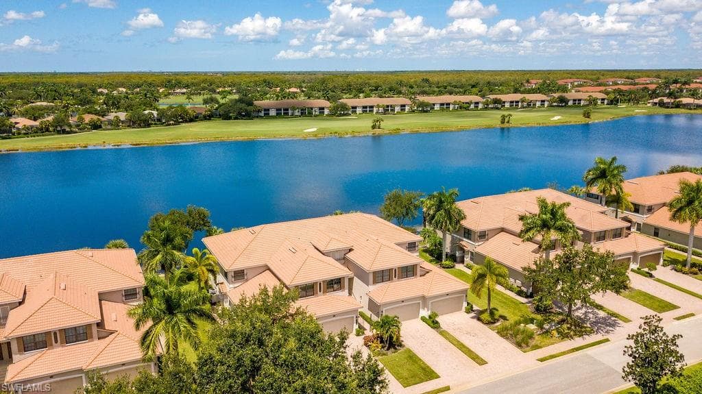 10482 Smokehouse Bay DR 102 NAPLES, FL 34120