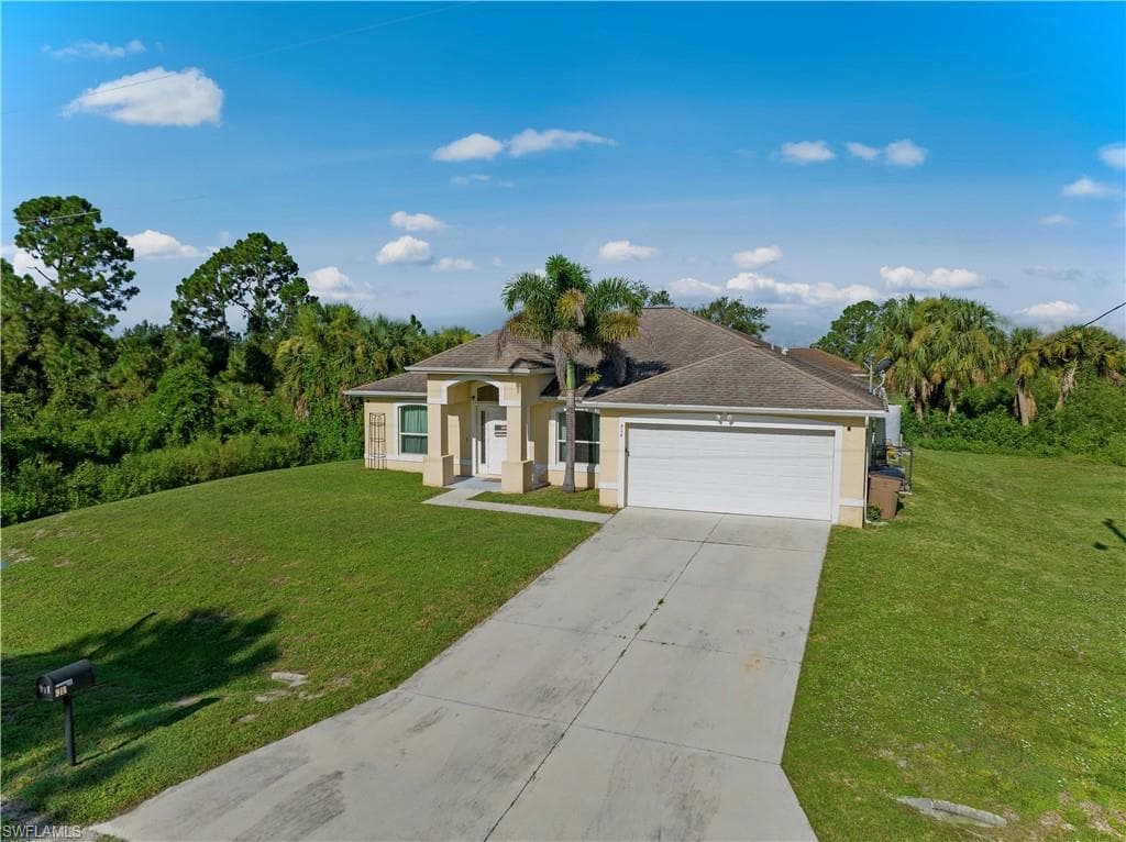 914 Mayfield AVE S LEHIGH ACRES, FL 33974