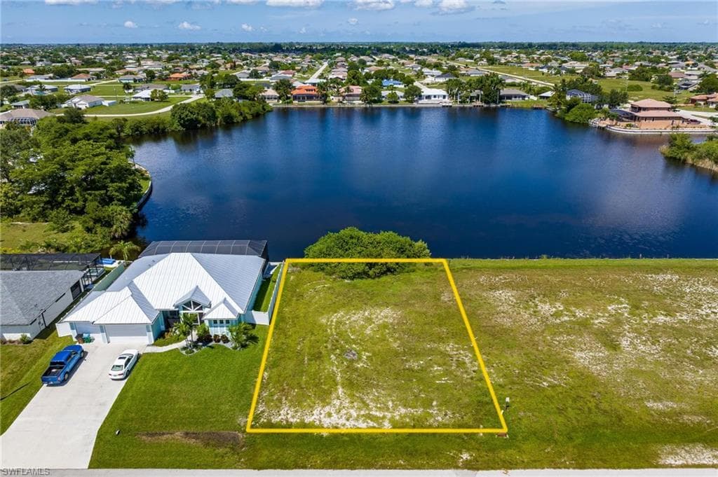 1504 NW 8th PL CAPE CORAL, FL 33993
