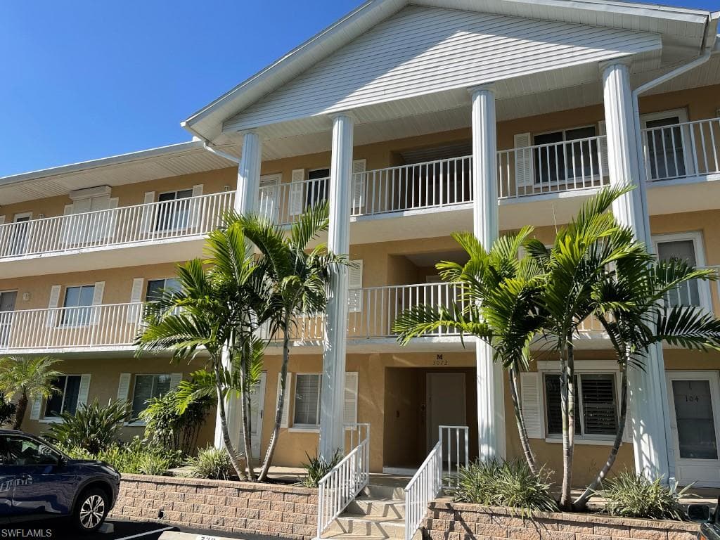 3072 Sandpiper Bay CIR M202 NAPLES, FL 34112