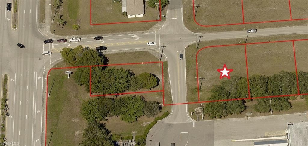 1612 10th TER CAPE CORAL, FL 33909
