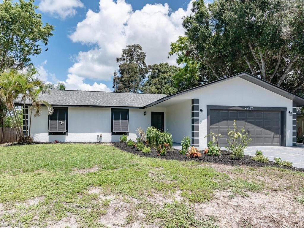 7217 Lobelia RD FORT MYERS, FL 33967