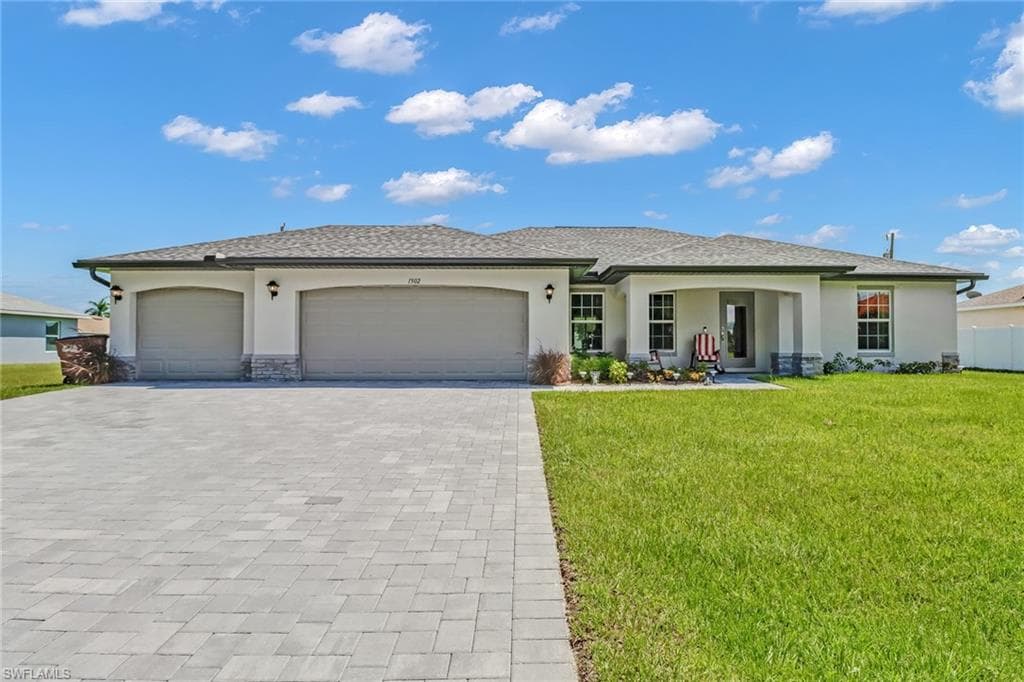 1502 4th ST CAPE CORAL, FL 33993
