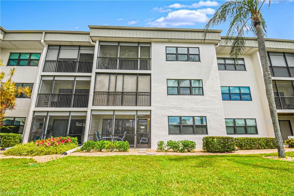 1747 Pebble Beach DR 102 FORT MYERS, FL 33907