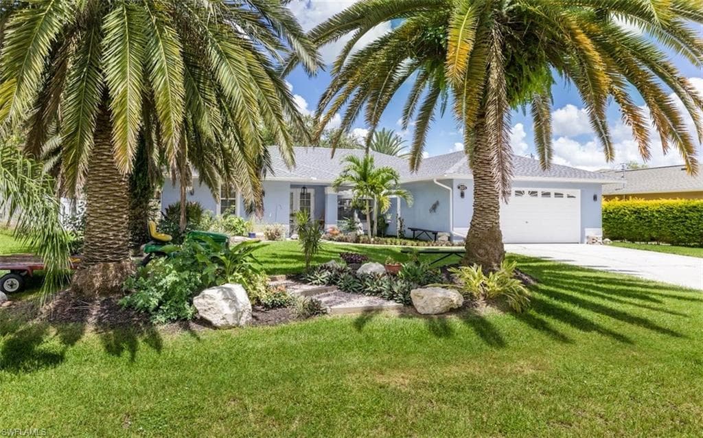 203 Kamal PKWY CAPE CORAL, FL 33904