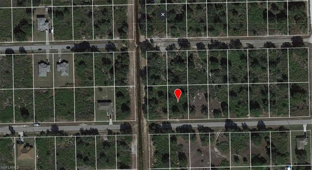 2524 71st ST W LEHIGH ACRES, FL 33971