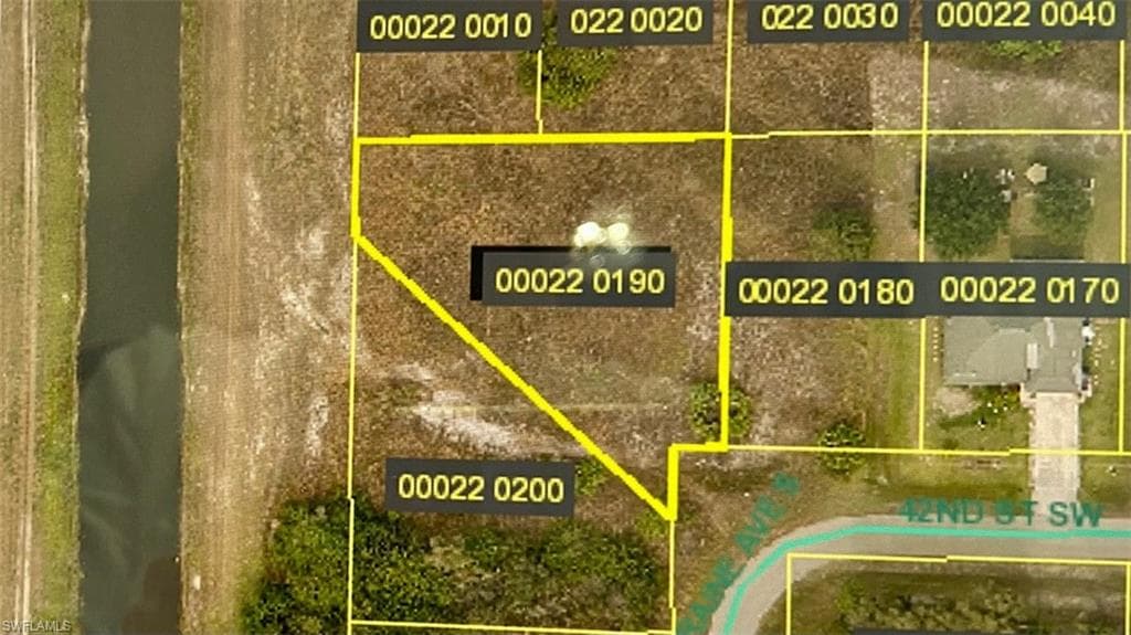 3016 42nd ST SW LEHIGH ACRES, FL 33976