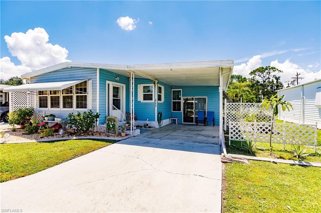 2714 Indianwood DR NORTH FORT MYERS, FL 33917