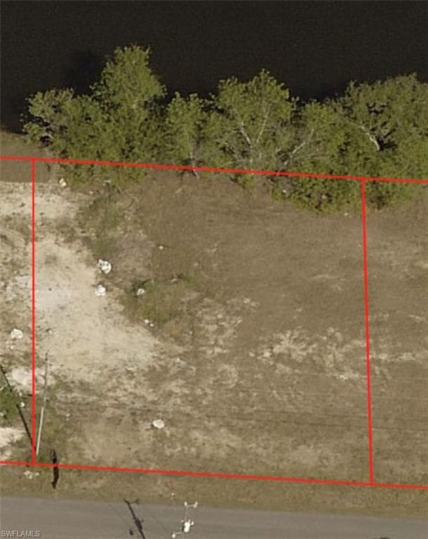 605 NE 11th TER CAPE CORAL, FL 33909
