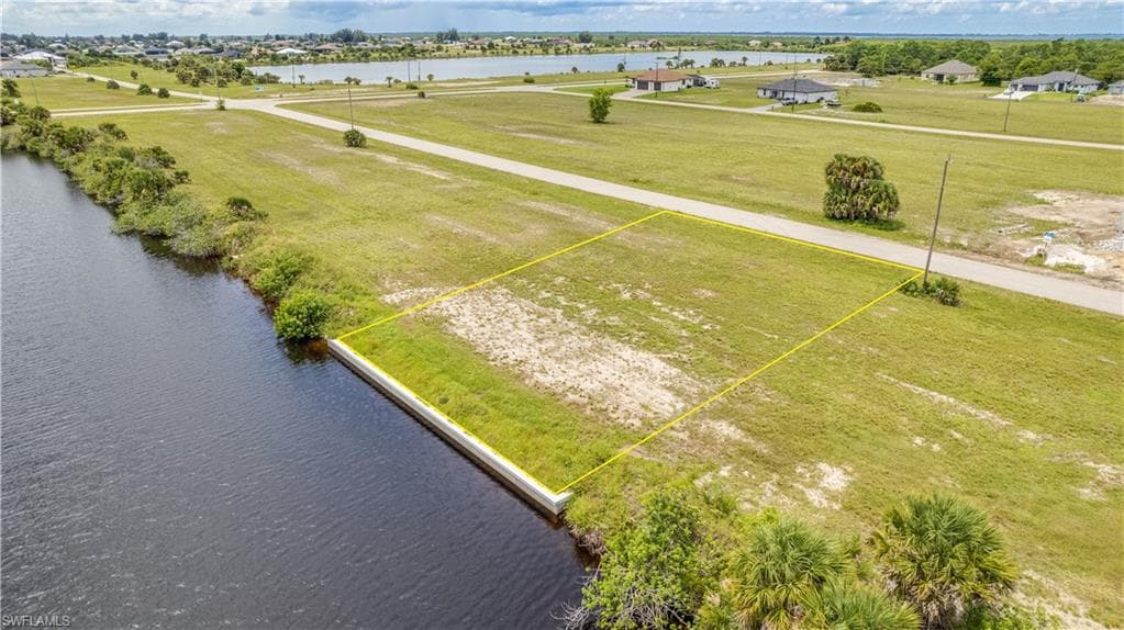 3809 NW 43 AVE CAPE CORAL, FL 33993