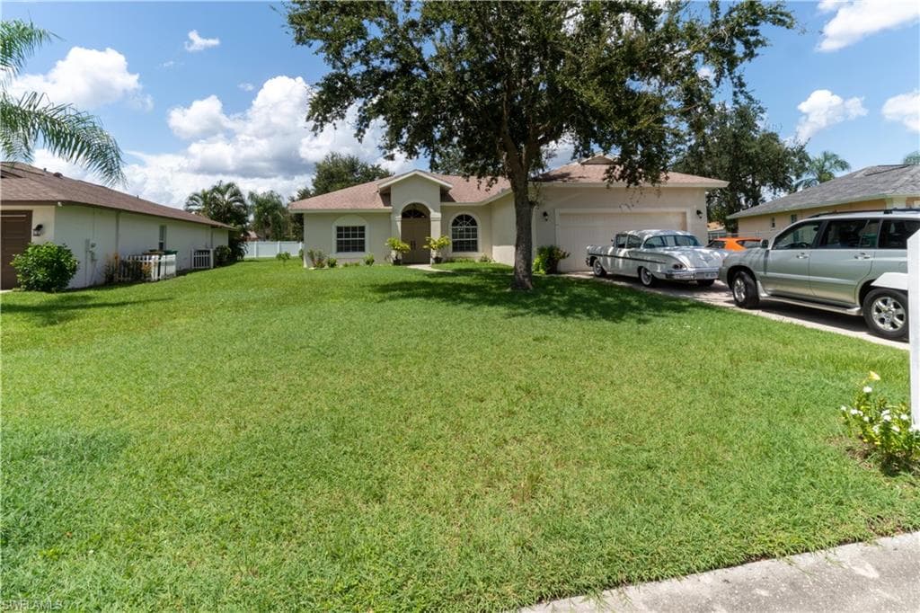961 Sapling DR NAPLES, FL 34120