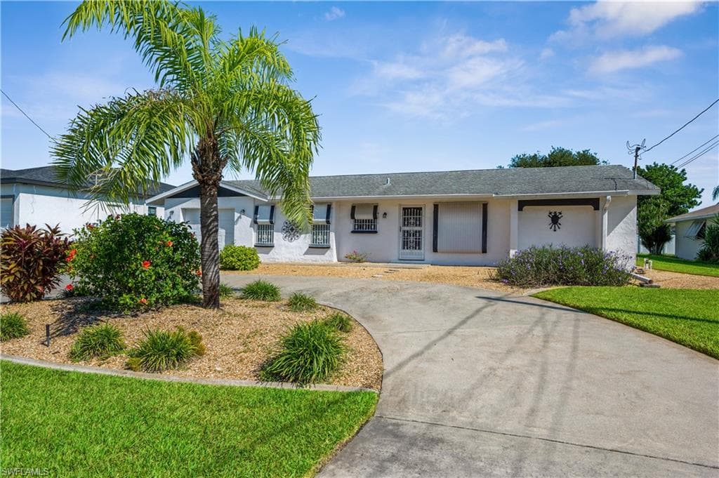 1205 SE 30th ST CAPE CORAL, FL 33904
