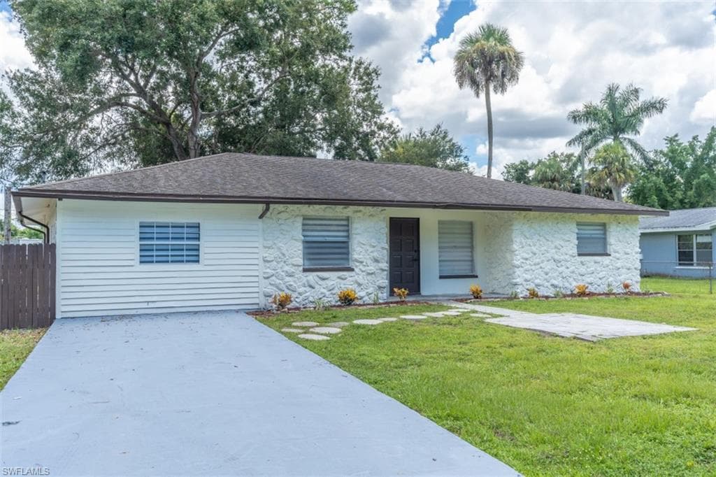 1526 Flynn RD NORTH FORT MYERS, FL 33903