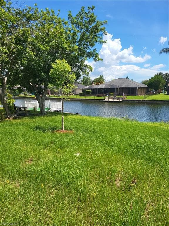 2302 SE 8th ST CAPE CORAL, FL 33909
